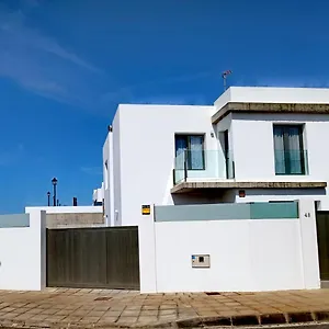arrecife-exclusive-beach-house.in-canary-islands.com/
