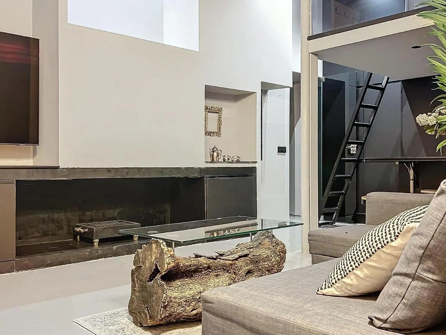 H&H Suite Santa Paula Granada Spain